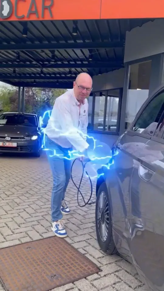 Bernard pris dans une décharge électrique